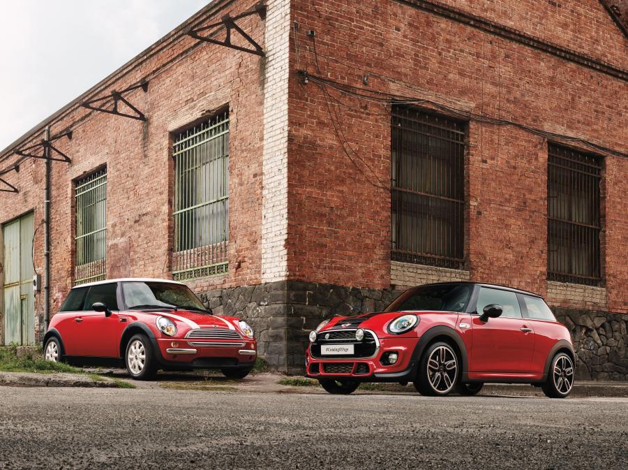  Mini Cooper S 15 Anos en MX (F56) 2017 года  (фото 20 из 23)